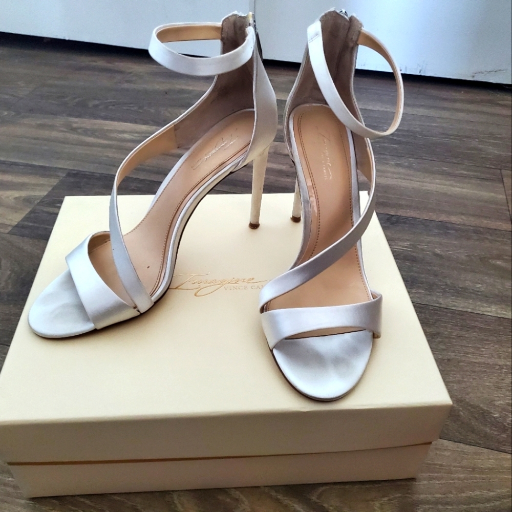 Vince Camuto Sandala